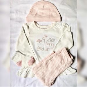 ❤️SOLD❤️4 pc Carter’s Baby Girl Set - 6-9 months
